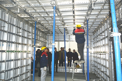 恭賀五棵松鋁模板順利通過世茂地產(chǎn)和北京韓建集團(tuán)有限公司出廠驗(yàn)收！